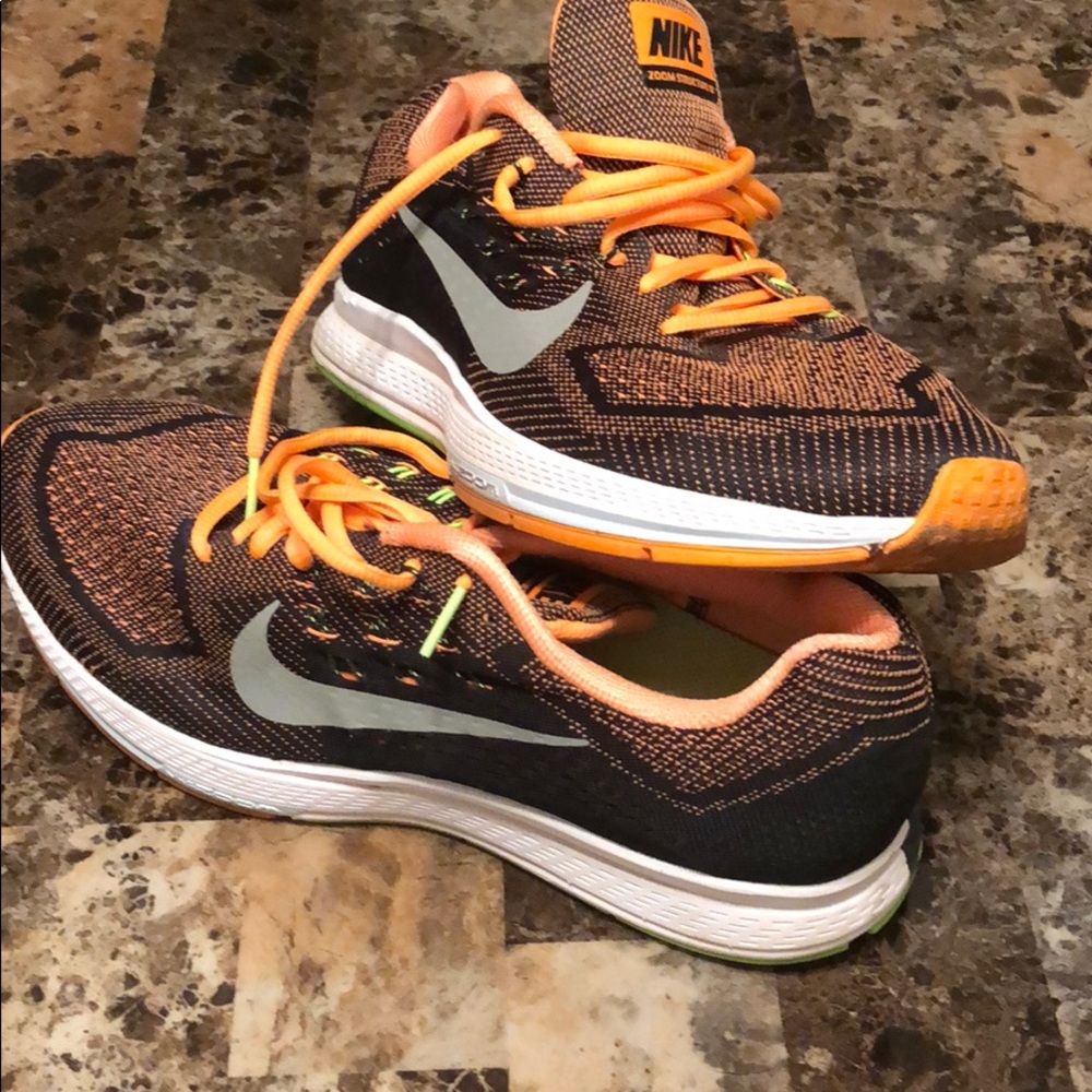 Nike Tennis Shoes